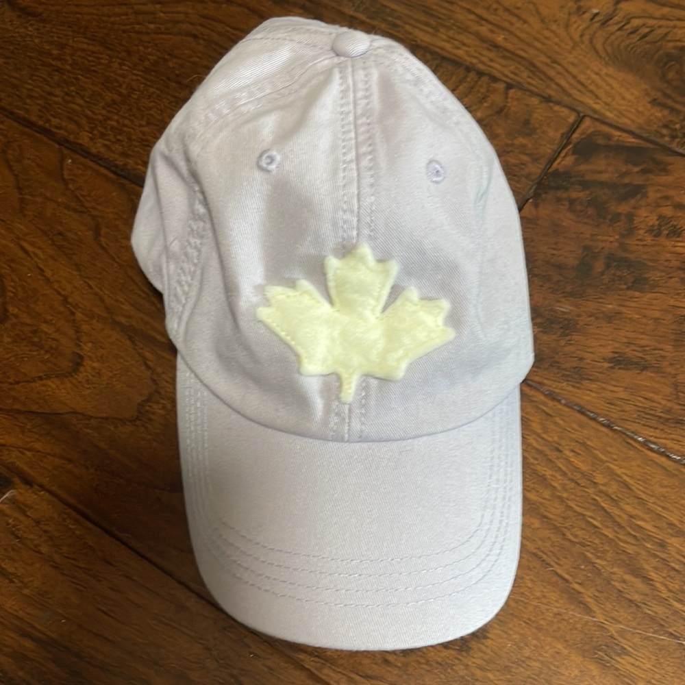 ROOTS maple leaf ball cap sz O/S